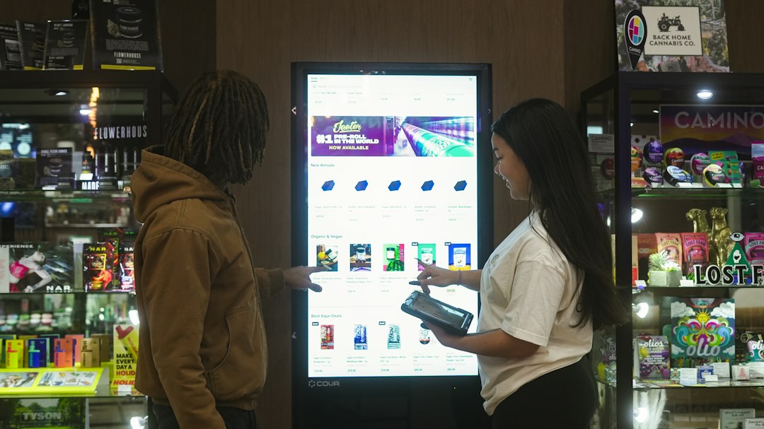 Digital Signage Hardware for Retail Advertising: Displays, Players and Deployment